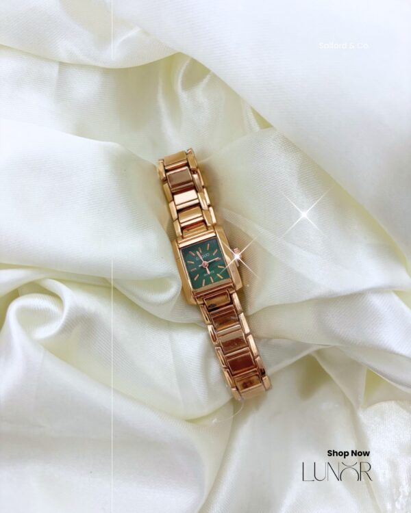 Brown and White Elegant Jewelry Sale Promotion Instagram Post – 1